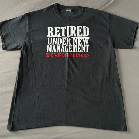Men’s Large Retired Under New Management T-shirt NWOT - Picture 4 of 7